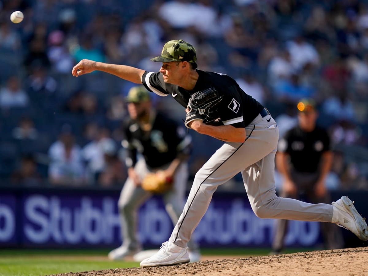 Joe Kelly Exits White Sox Game With Lightheadedness - On Tap Sports Net