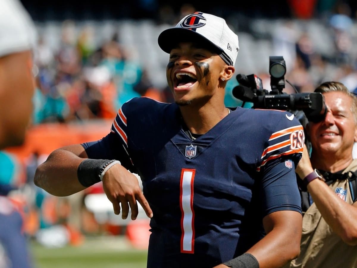 Chicago Bears' Justin Fields acknowledges 'terrible' performance after  posting career-worst 27.7 passer rating in win - ESPN