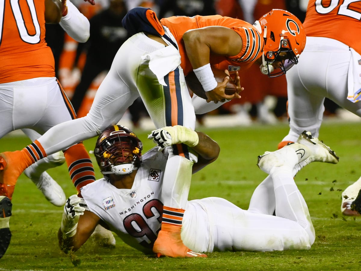 Chicago Bears QB Justin Fields begins big season with lackluster