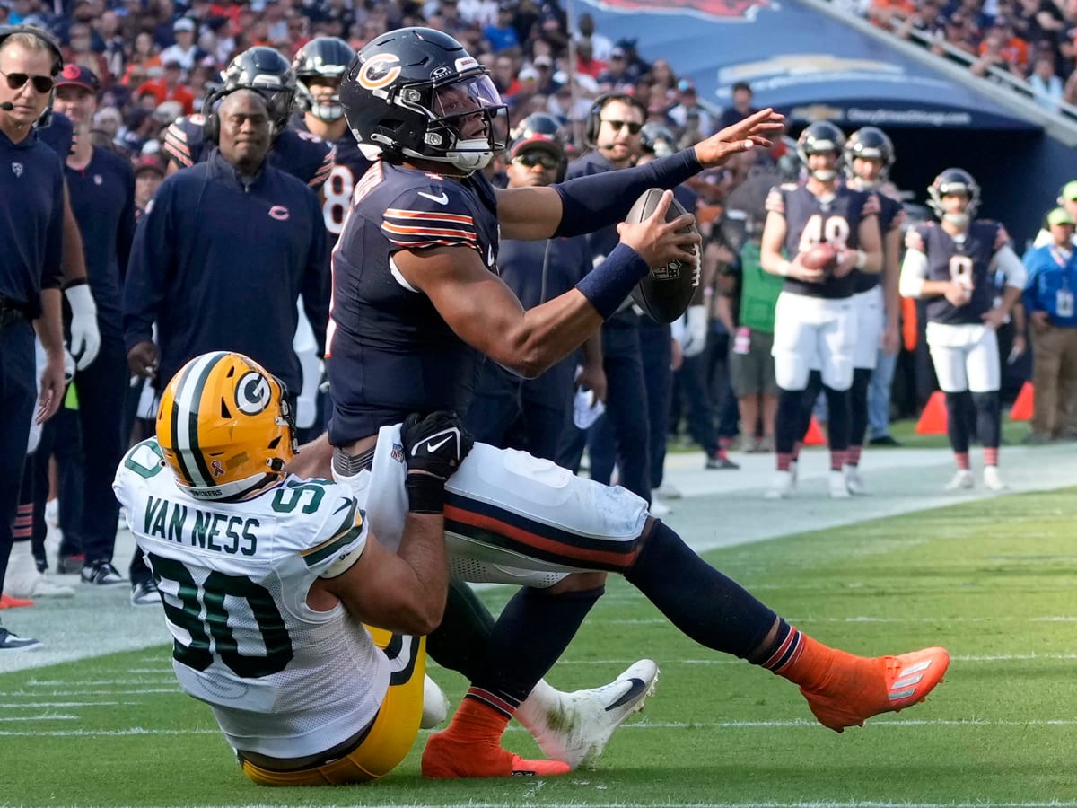 Bears' Offense Struggles in Opening Loss to Packers, Chicago News