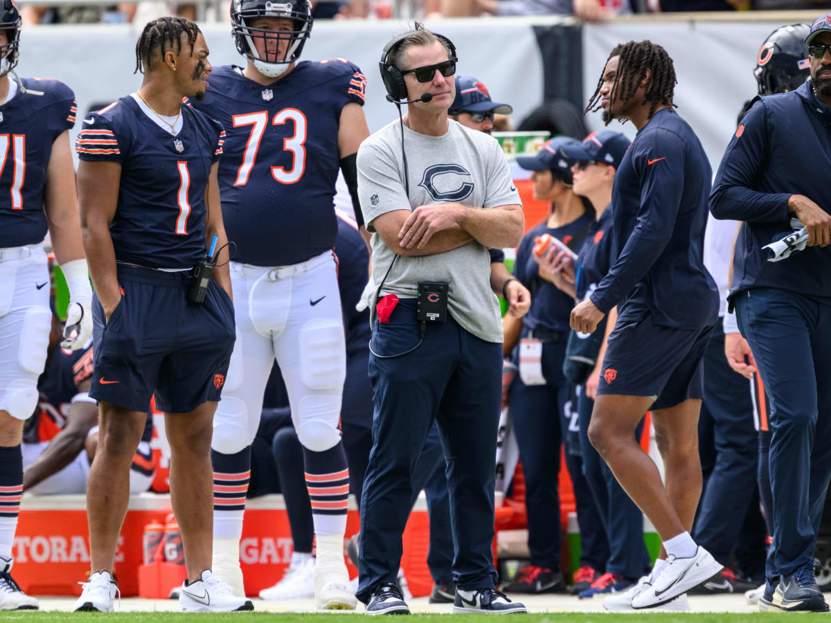 Bears head coach Matt Eberflus will call the defense on Sunday - Windy City  Gridiron