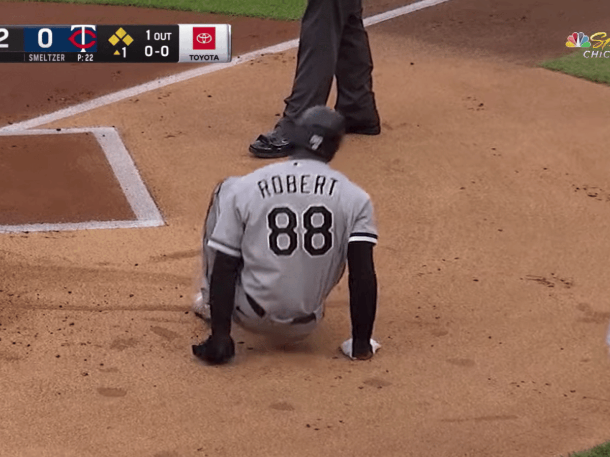 White Sox put OF Robert on 10-day IL with blurred vision