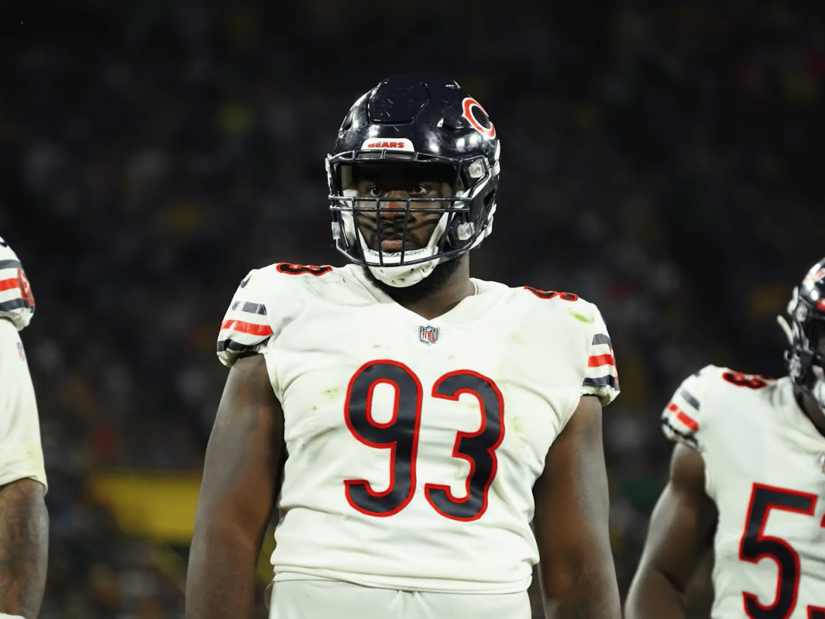 Chicago Bears defensive tackle Justin Jones (93) runs on the field