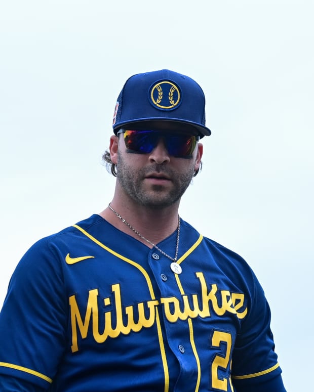Milwaukee Brewers Trade Outfielder Tyler Naquin to Chicago White Sox -  Fastball
