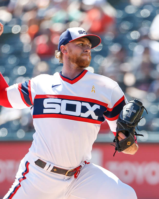 Liam Hendriks Named White Sox Nominee for 2023 Roberto Clemente Award - On  Tap Sports Net