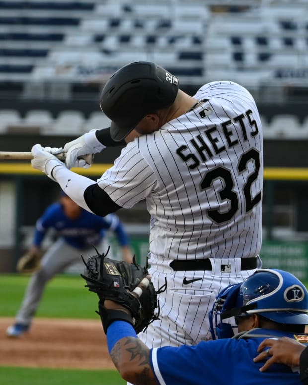 White Sox closer Liam Hendriks and wife Kristi to support front line  workers near Guaranteed Rate Field - Chicago Sun-Times