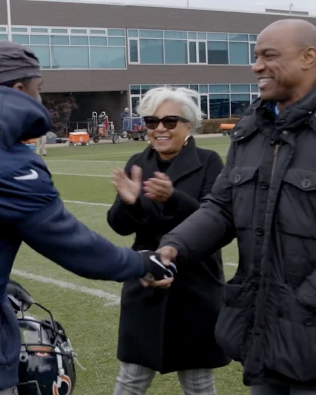 Walter Payton's family members inform Jaylon Johnson that he is the Chicago Bears' 2022 Walter Payton NFL Man of the Year Award nominee