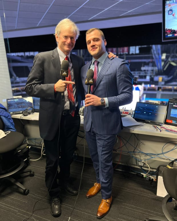 Pat Foley and Nick Olczyk in the Chicago Blackhawks broadcast booth during the 2021-22 season