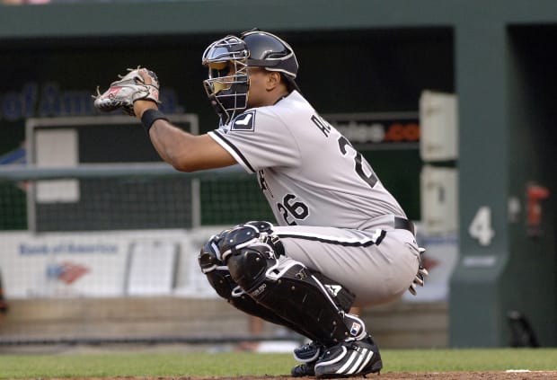 White Sox hire Aaron Rowand as a minor league instructor