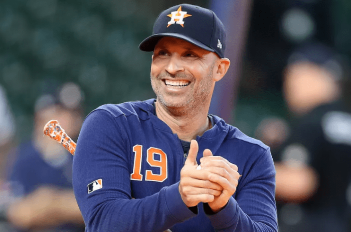 Joe Espada would have brought an impressive analytical background to the Cubs that would have positively changed the organization's fundamental strategy towards winning, but Theo elected to hire David Ross because he was the more familiar candidate.