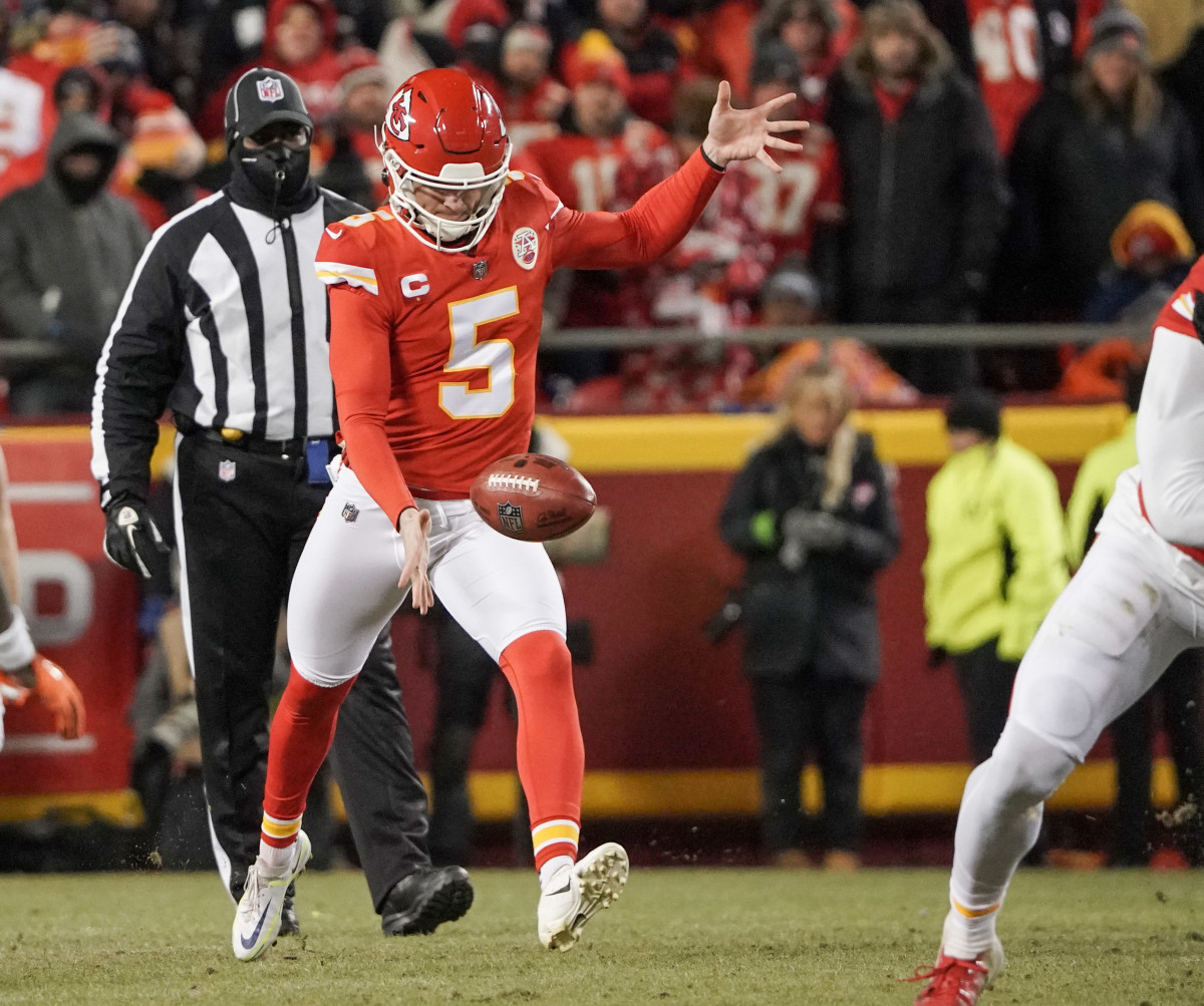 Expert picks for Chiefs-Eagles Super Bowl LVII bets, player props and  novelty props - Sports Illustrated