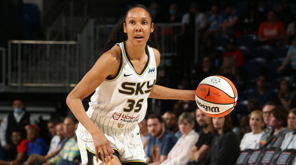 Chicago Sky Re-Sign Rebekah Gardner - On Tap Sports Net