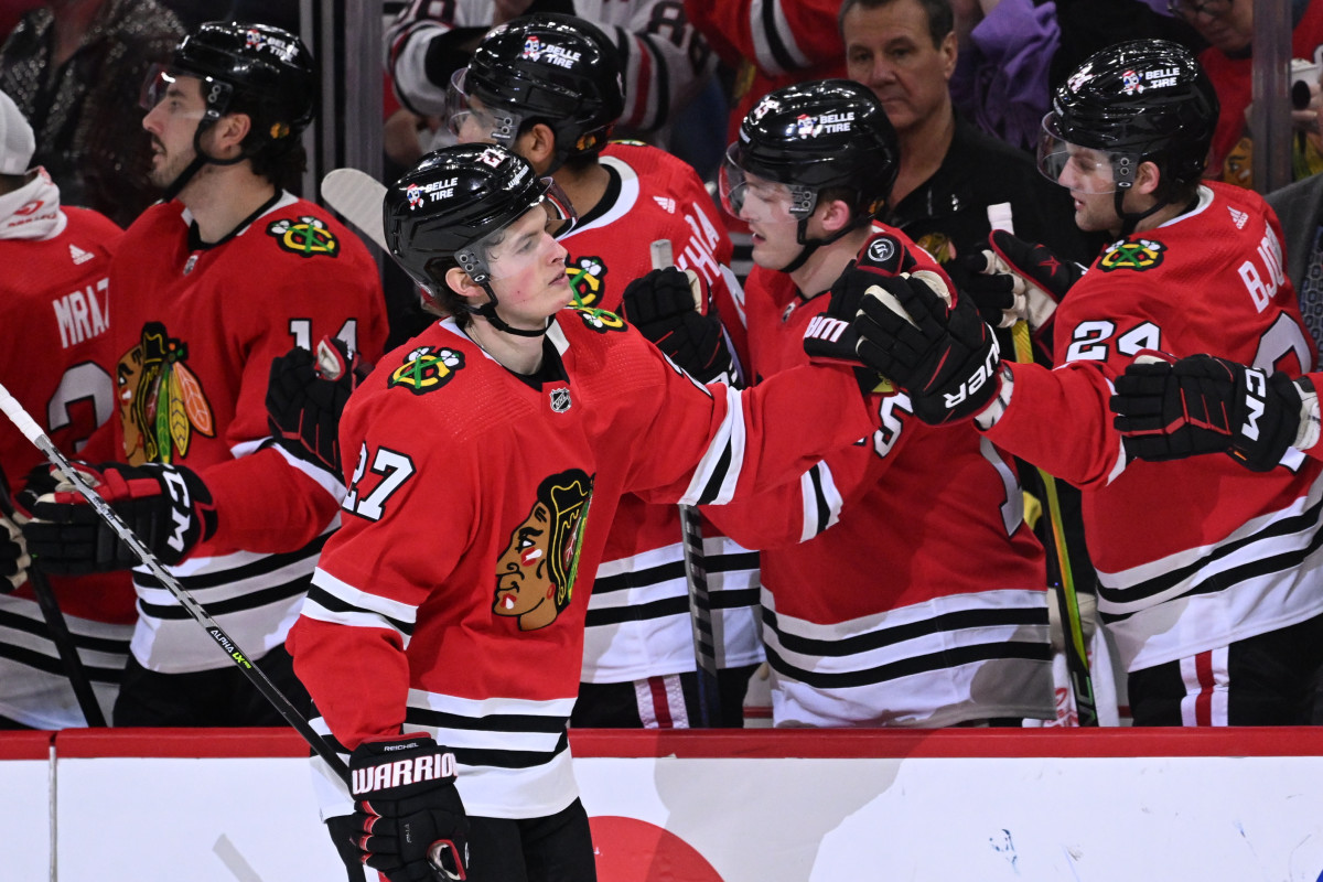 Blackhawks By Design: Second Line Forwards - On Tap Sports Net