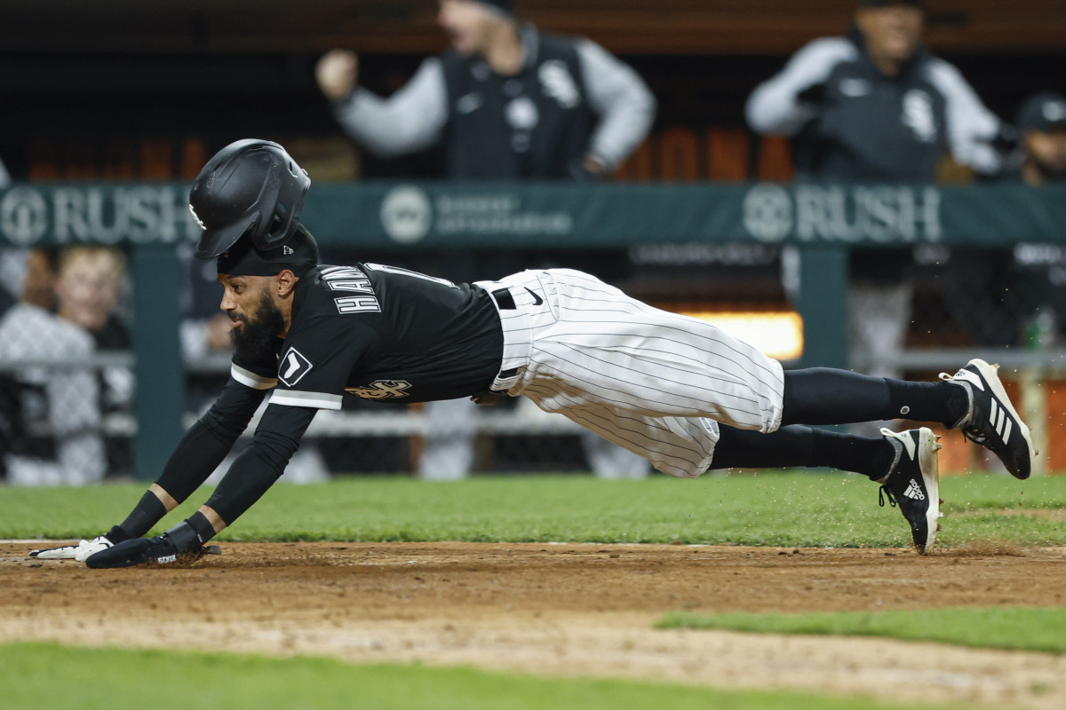 White Sox moves: team places Billy Hamilton on IL, select contract