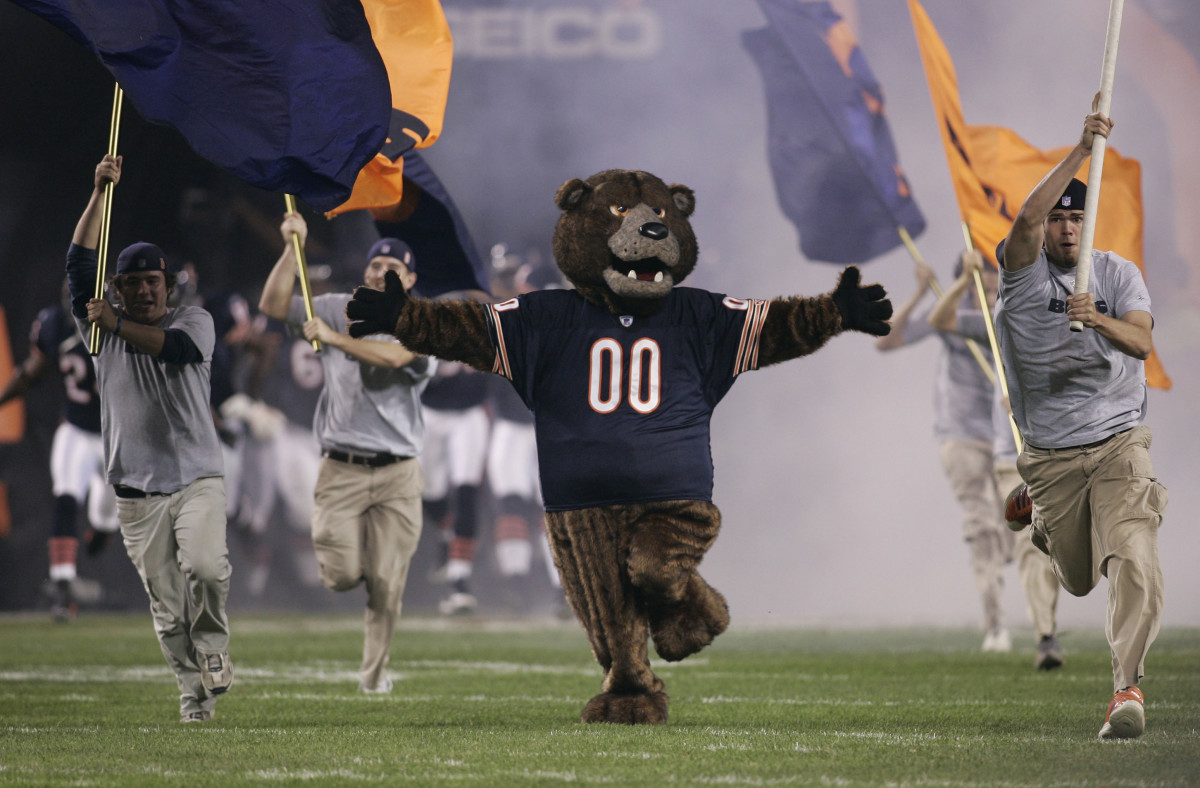 Chicago Bears Mascot Staley Nominee For Mascot Hall Of Fame - On