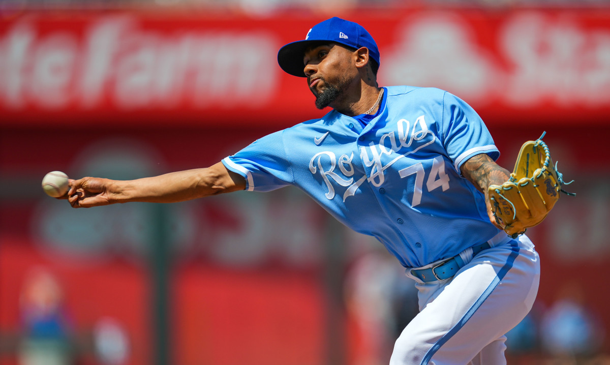 MLB trade deadline: Royals deal José Cuas to Cubs for Nelson