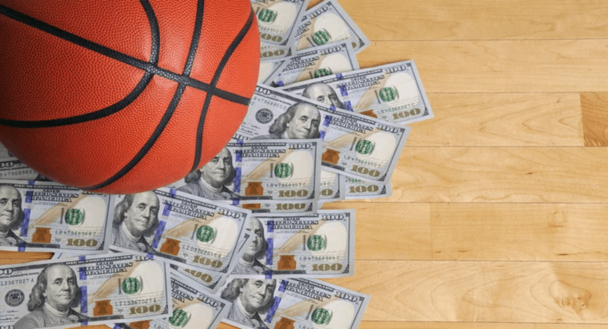 Basketball betting. Баскетбол и деньги. Баскетбольный мяч с деньгами. Беттинг баскетбол. Фото баскетбольного денег.