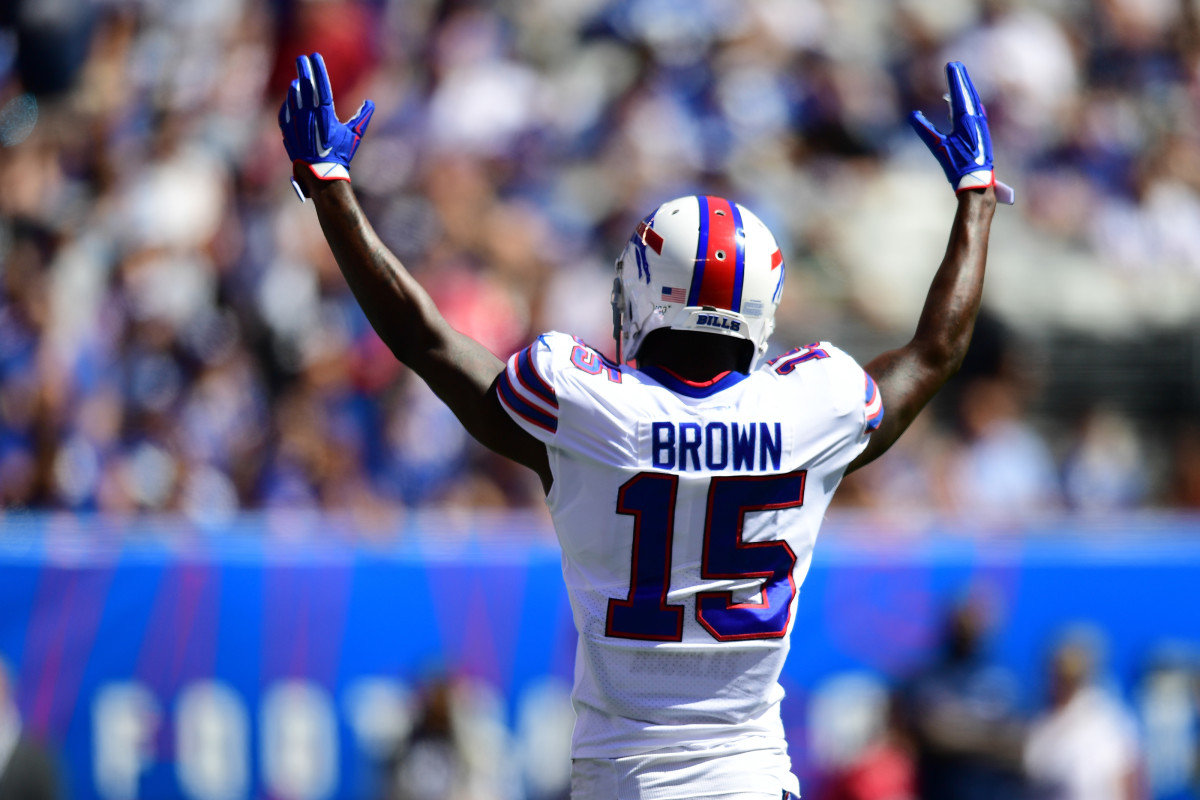 EAST RUTHERFORD, NEW JERSEY - SEPTEMBER 15: John Brown #15 of the Buffalo Bills celebrates a touchdown during their game against the New York Giants at MetLife Stadium on September 15, 2019 in East Rutherford, New Jersey. (Photo by Emilee Chinn/Getty Images)