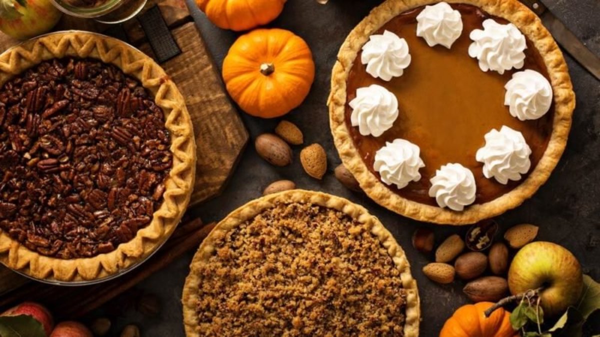 this-is-americas-no-1-thanksgiving-pie-hint-its-not-pumpkin_735091189_elena-veselova-ft-800x450
