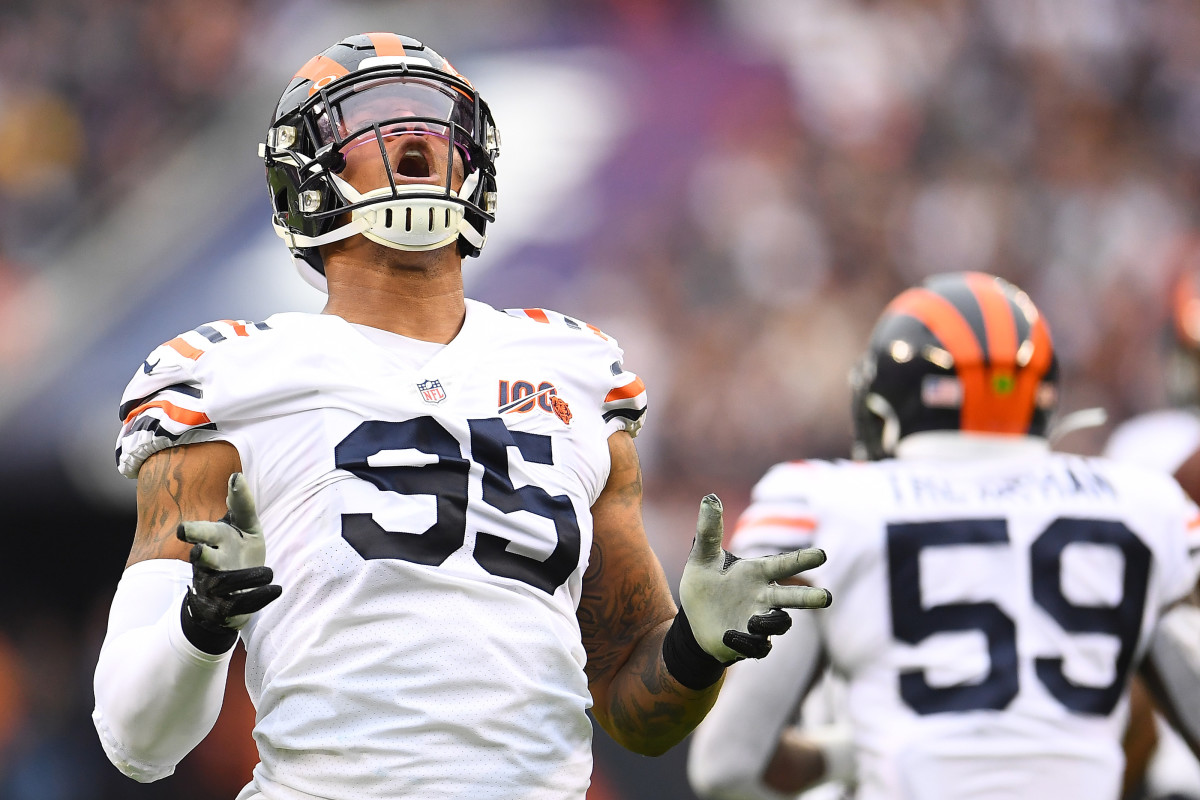 CHICAGO, ILLINOIS - SEPTEMBER 29:  Roy Robertson-Harris #95 of the Chicago Bears celebrates after a sack during the first half against the Minnesota Vikings at Soldier Field on September 29, 2019 in Chicago, Illinois. (Photo by Stacy Revere/Getty Images)