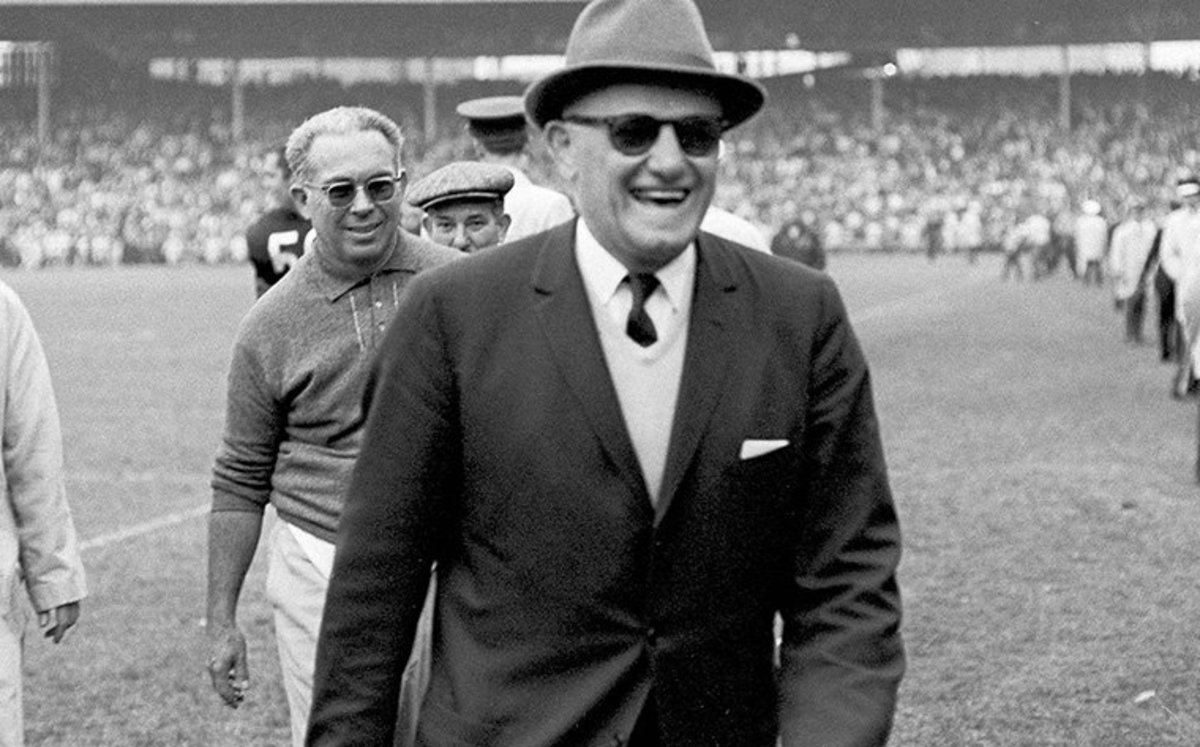 Papa Bear George Halas  Chicago bears, Chicago, Fútbol