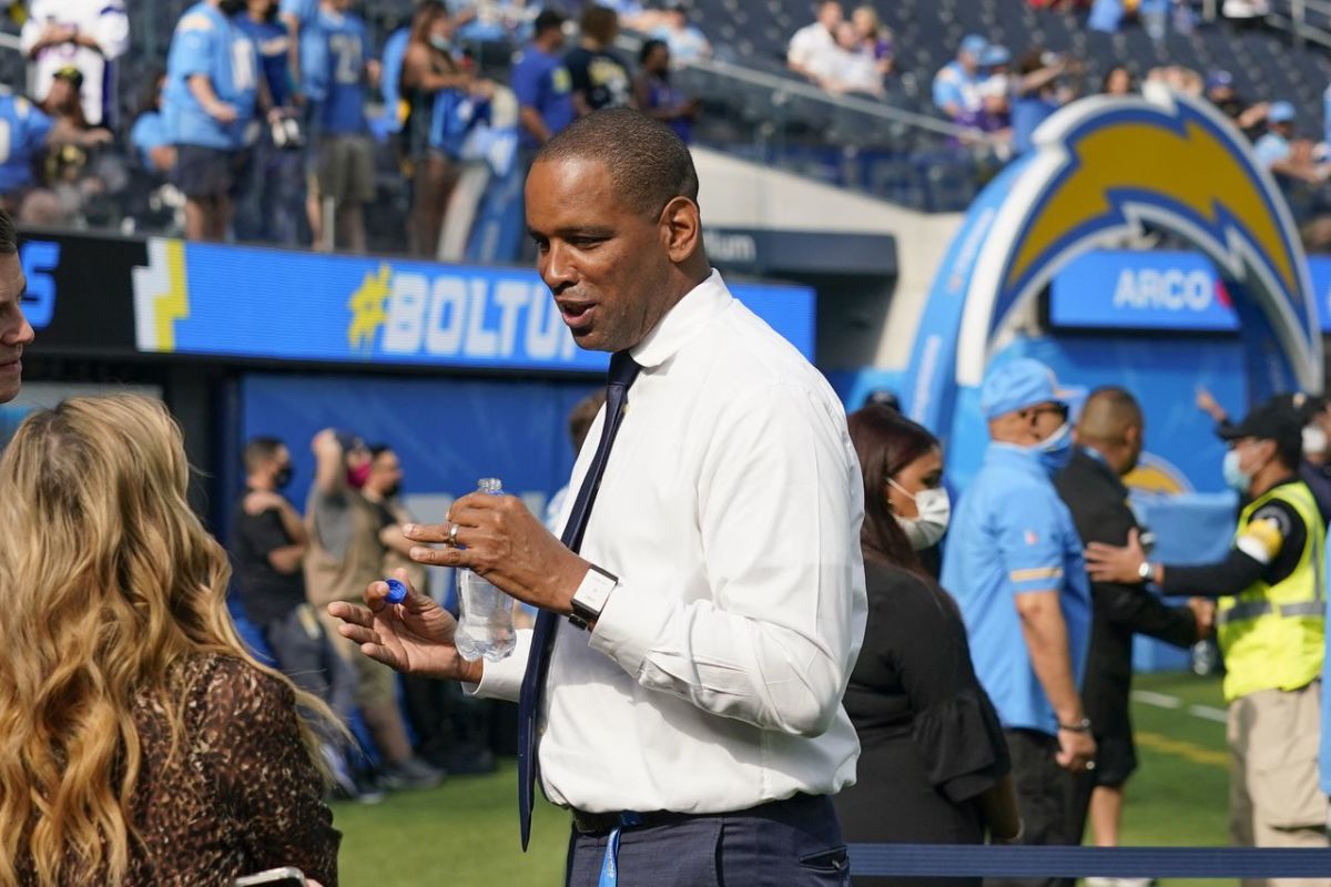 JoJo Wooden Los Angeles Chargers to interview Chicago Bears GM