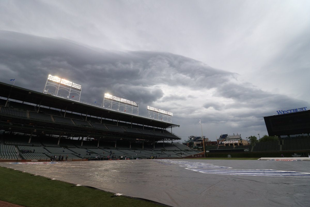 Cubs Game Delayed Due to Weather - On Tap Sports Net