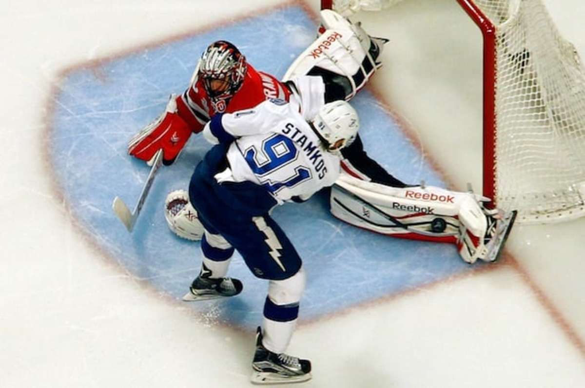 Crawford stops Stamkos to keep the game tied (Photo: Getty Images)