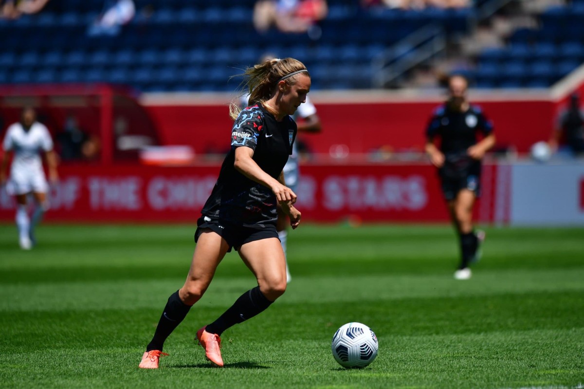 Red Stars Dominate Courage Move Into Third Place With 1 0 Win On Tap Sports Net