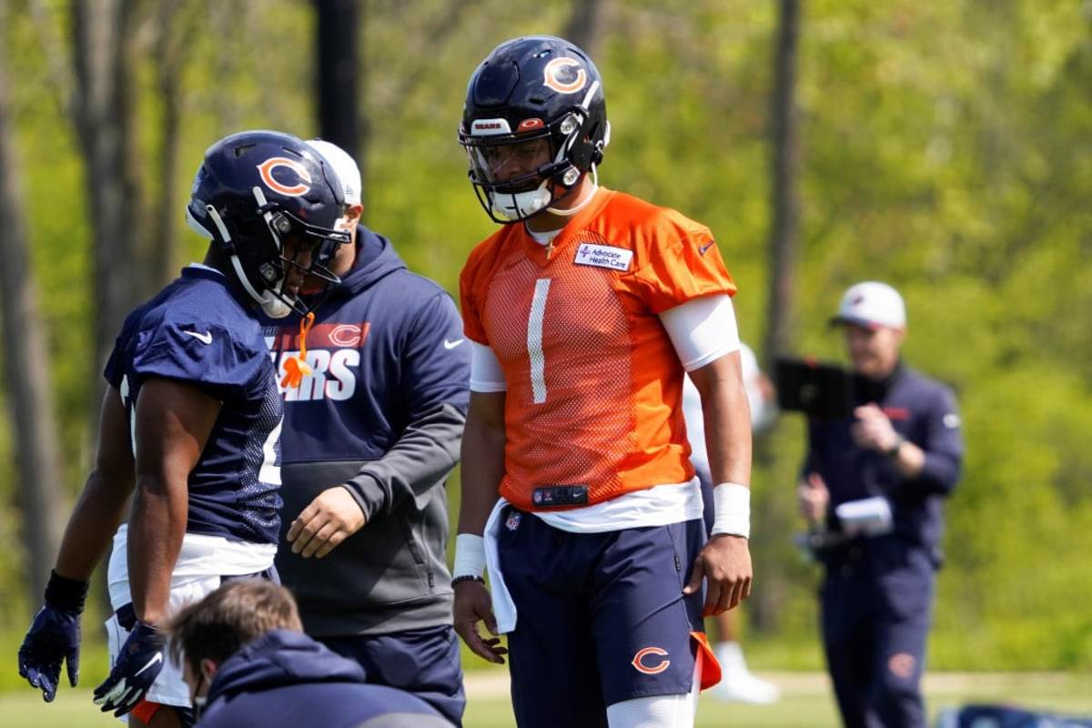 Chicago Bears quarterback Justin Fields (1) during the NFL football team's rookie minicamp Friday, May, 14, 2021, in Lake Forest Ill. (AP Photo/David Banks, Pool)
