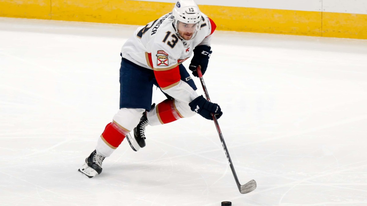 Florida Panthers forward Vinnie Hinostroza controls the puck against the Columbus Blue Jackets during an NHL hockey game in Columbus, Ohio, Thursday, Jan. 28, 2021. The Blue Jackets won 3-2 in a shootout. (AP Photo/Paul Vernon)
