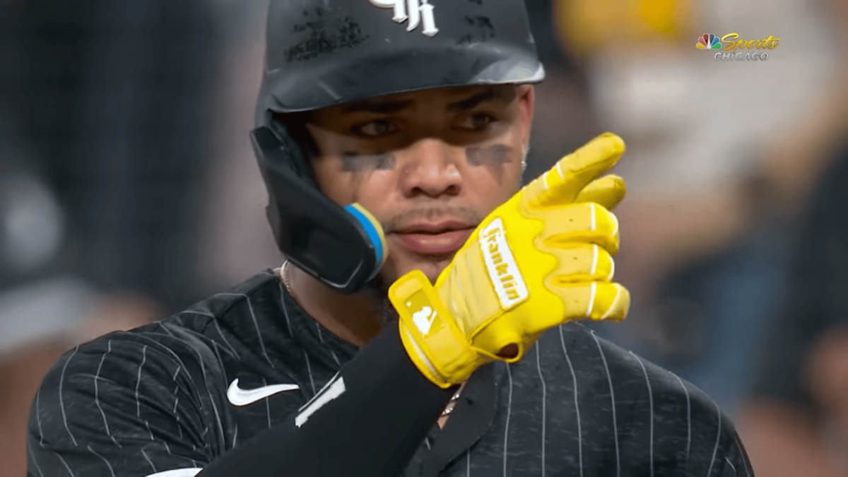 White Sox reinstate Yoan Moncada from IL, and they need his bat to