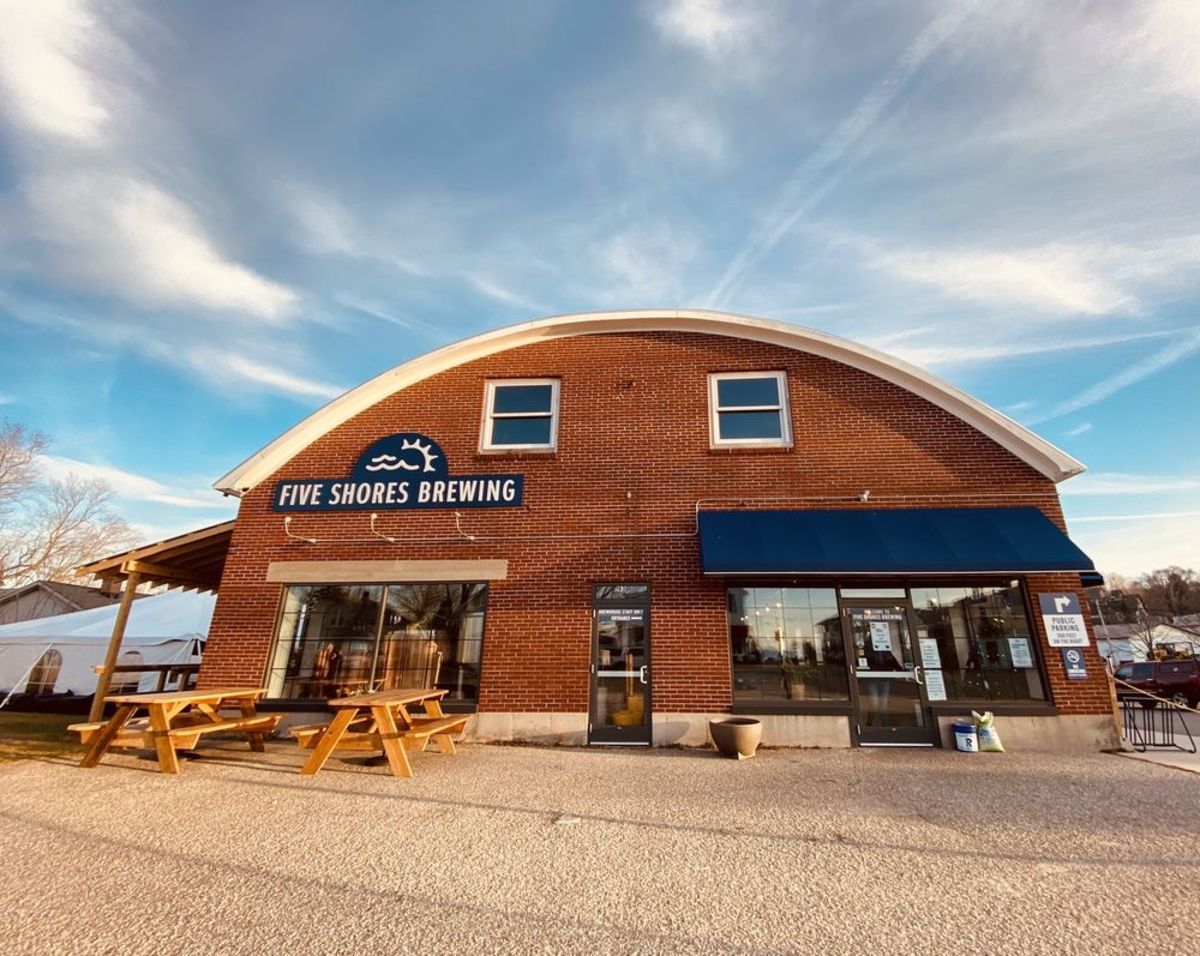 The exterior of Five Shores Brewing in Beulah, Michigan