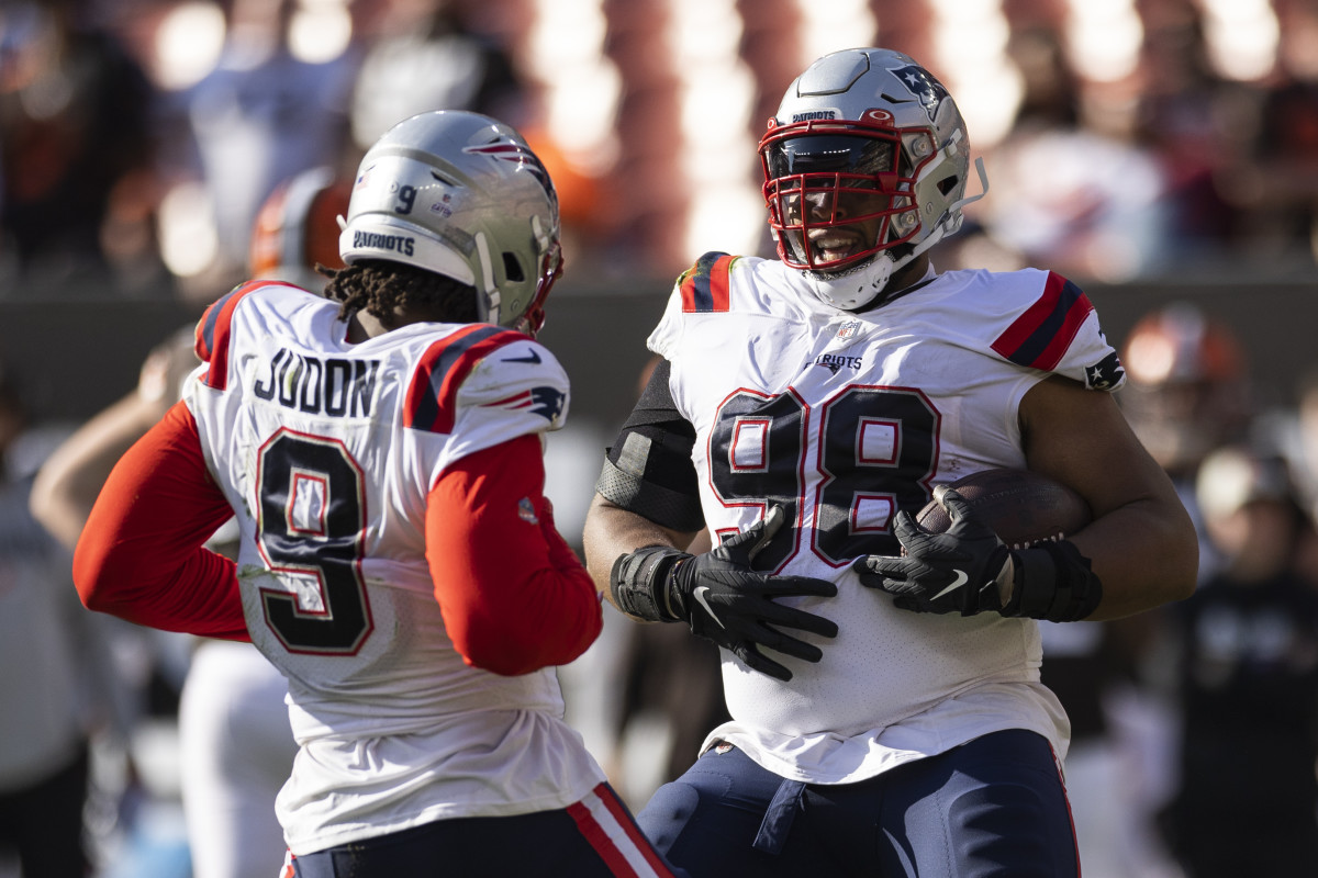 Bears defensive lineman Justin Jones fires shot at Patriots over