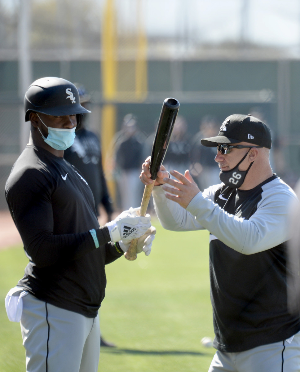 White Sox to hire Charlie Montoyo as bench coach