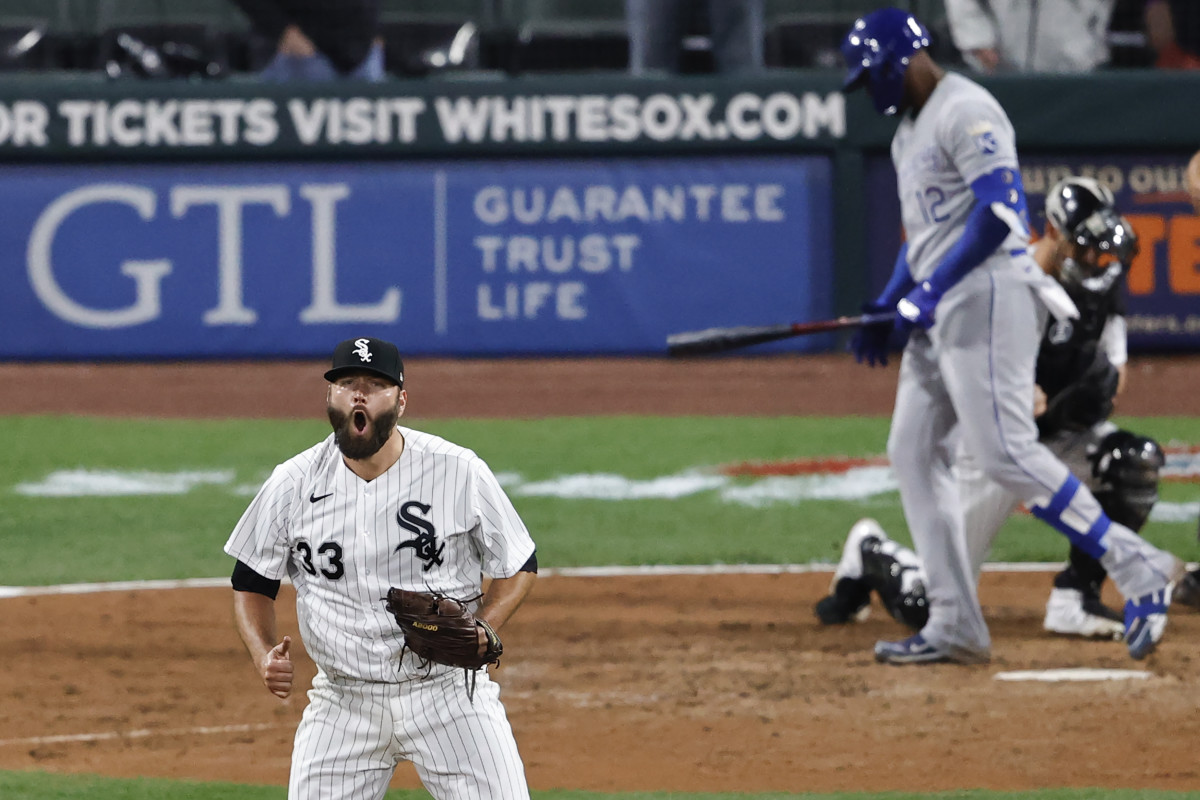 White Sox starting pitcher Lance Lynn delivers against the Royals