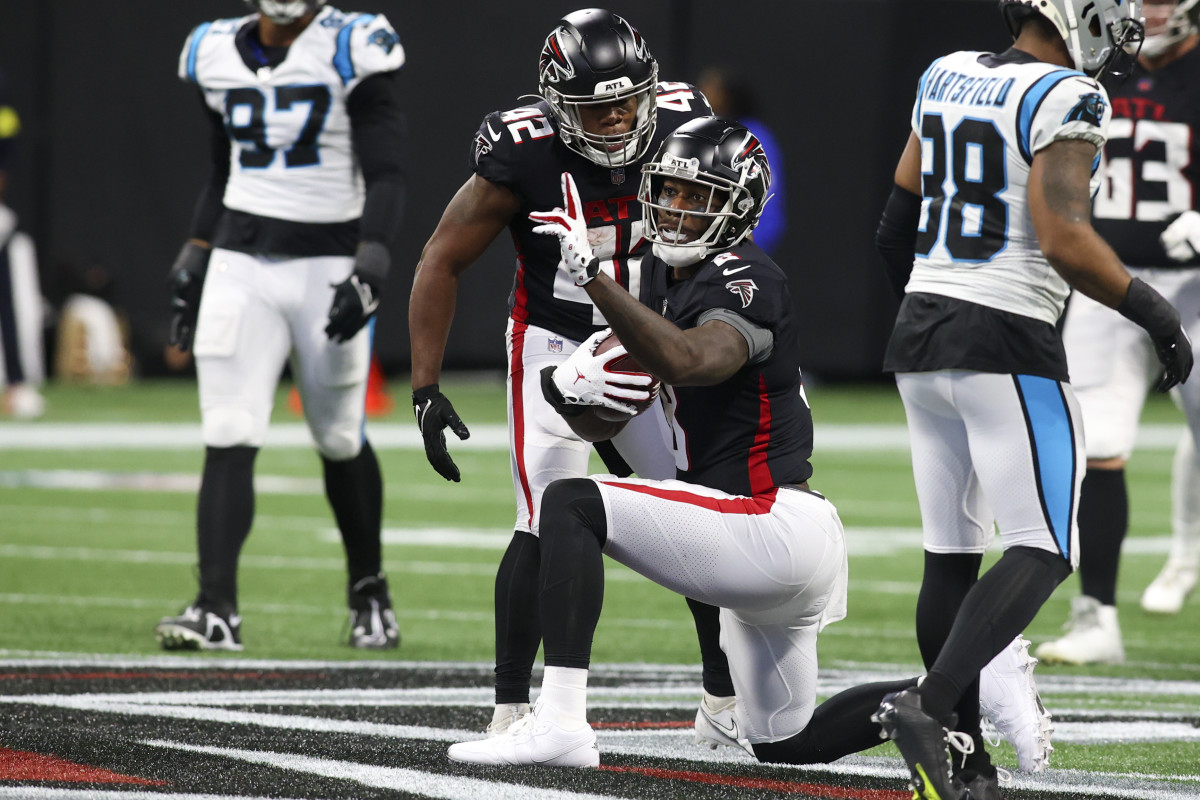 Oct 30, 2022; Atlanta, Georgia, USA; Atlanta Falcons tight end Kyle Pitts (8) reacts after a first down against the Carolina Panthers in the second half at Mercedes-Benz Stadium.