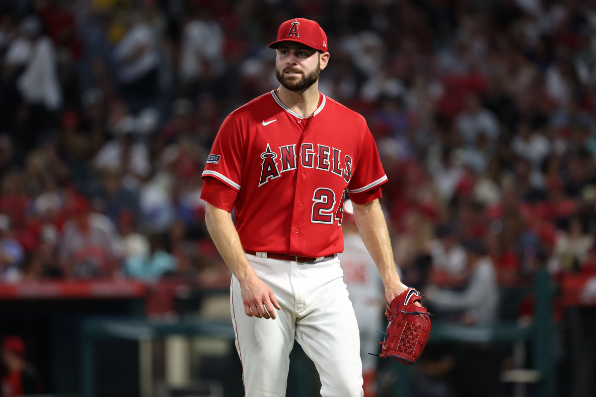 Angels place former White Sox pitchers Lucas Giolito, Reynaldo