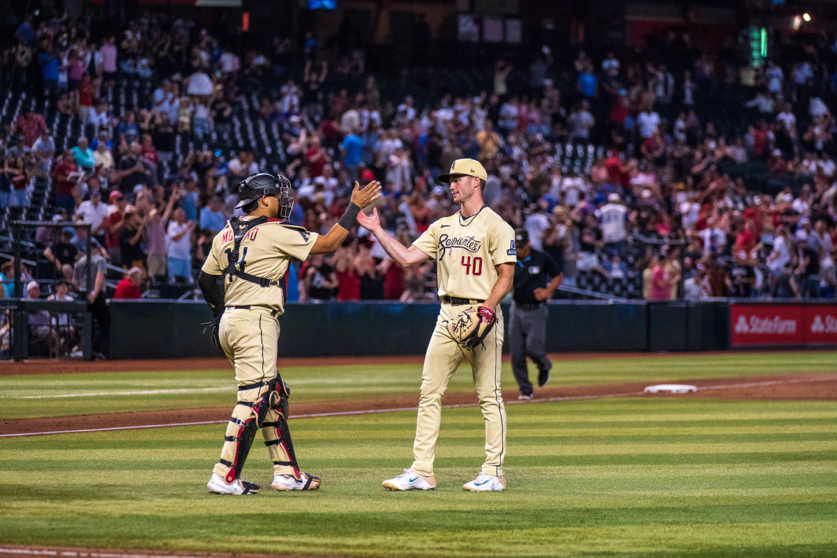 Cubs swept by Diamondbacks, drop in NL wild-card standings