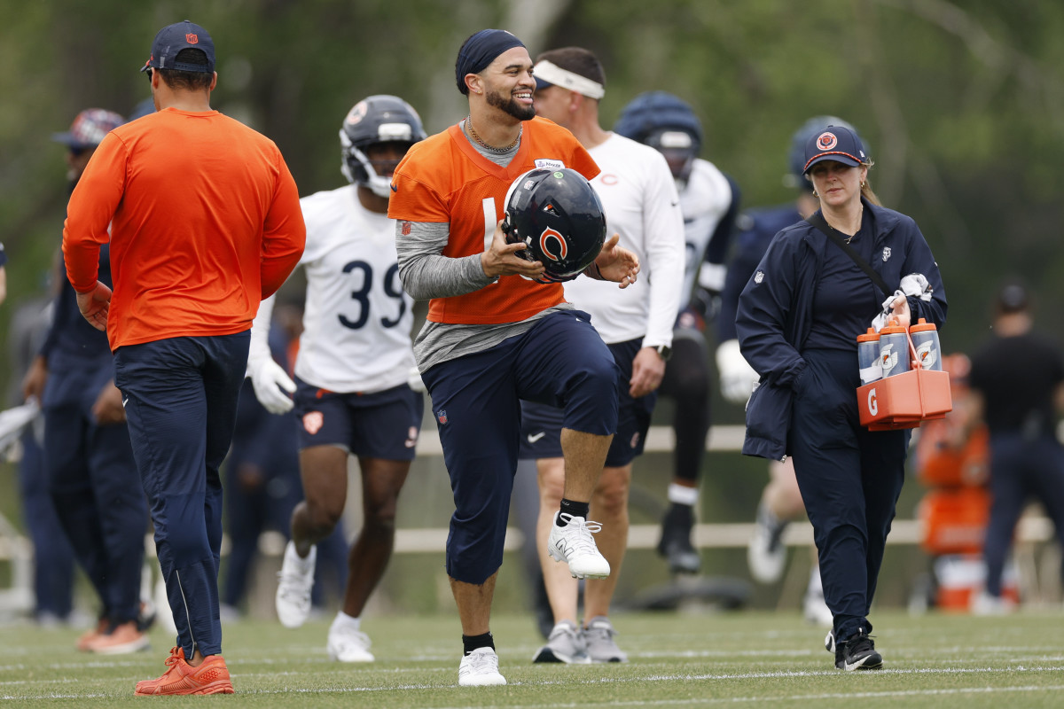 Jun 3, 2025; Lake Forest, IL, USA; Chicago Bears quarterback Caleb Williams (18) warms up during minicamp at Halas Hall.