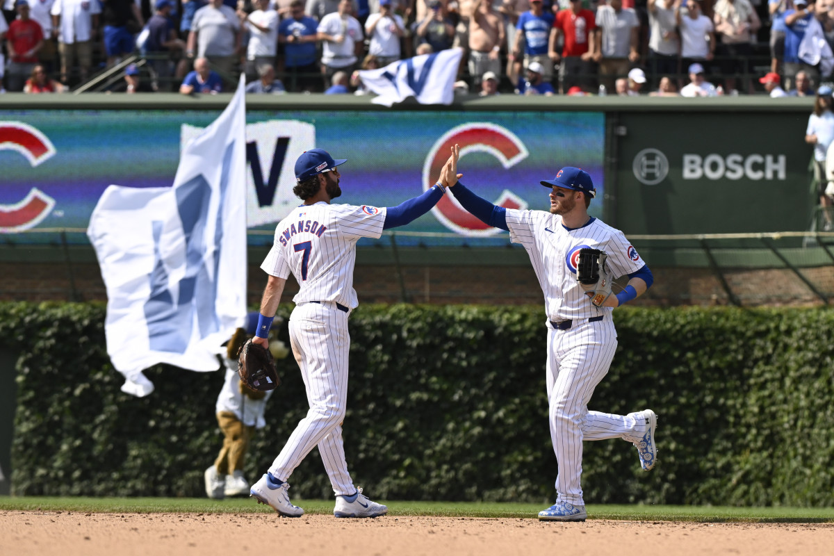 Chicago Cubs’ Dansby Swanson, Ian Happ Named Finalists for Gold Glove